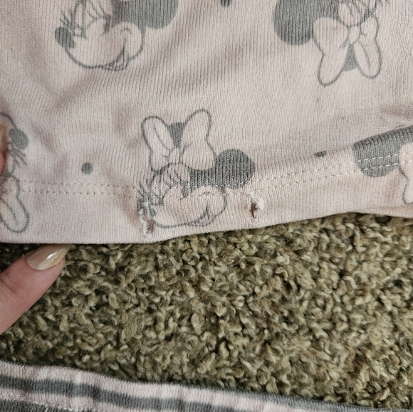 Disney Minnie Mouse Pajama Set - Picture 4 of 7